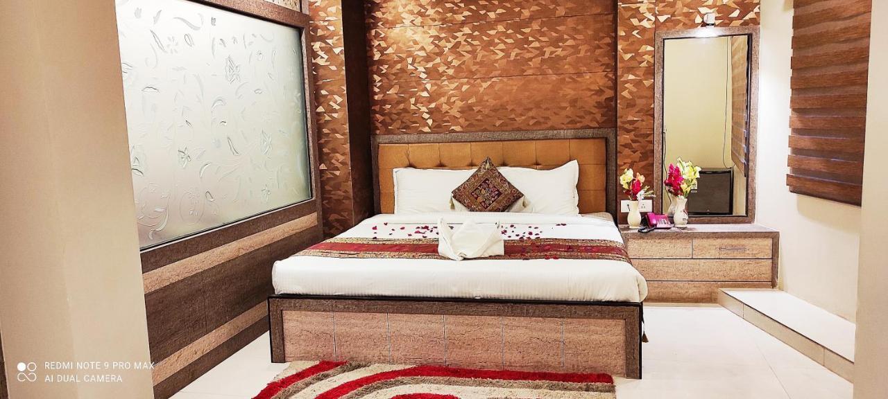 Hotel Aadesh Palace - Varanasi, Varanasi